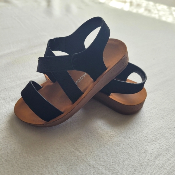 Open Toe Sandals - Ankle Strap Criss-cross - Black - Picture 4 of 4
